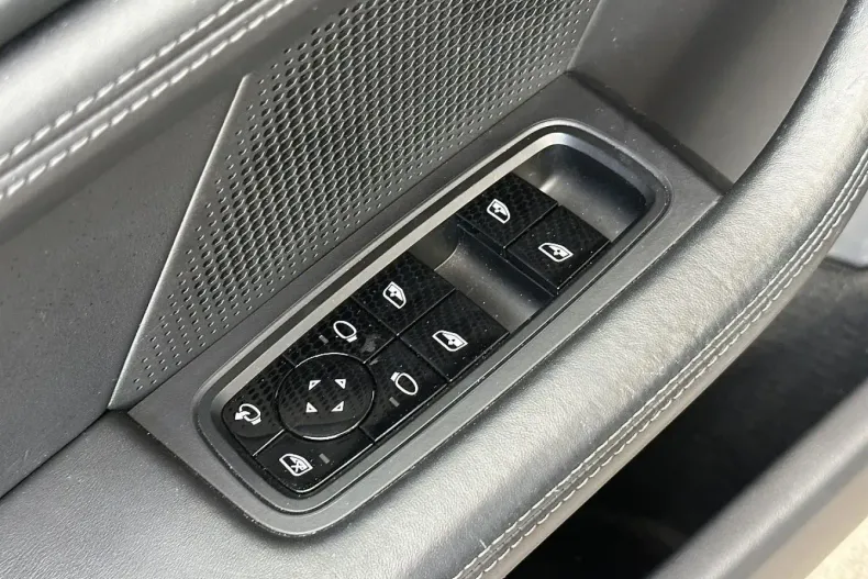 Porsche Taycan din 2021 cu 39.900 km - oferta POR180990 - foto 32