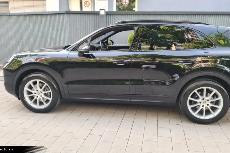Porsche Cayenne din 2023 cu 21.000 km - oferta POR180991 - foto 3