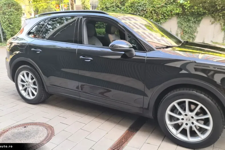 Porsche Cayenne din 2023 cu 21.000 km - oferta POR180991 - foto 4