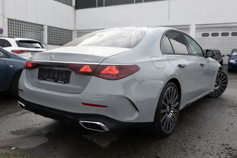 Mercedes-Benz E 220 din 2025 cu 14.886 km - oferta MER180996 - foto 3