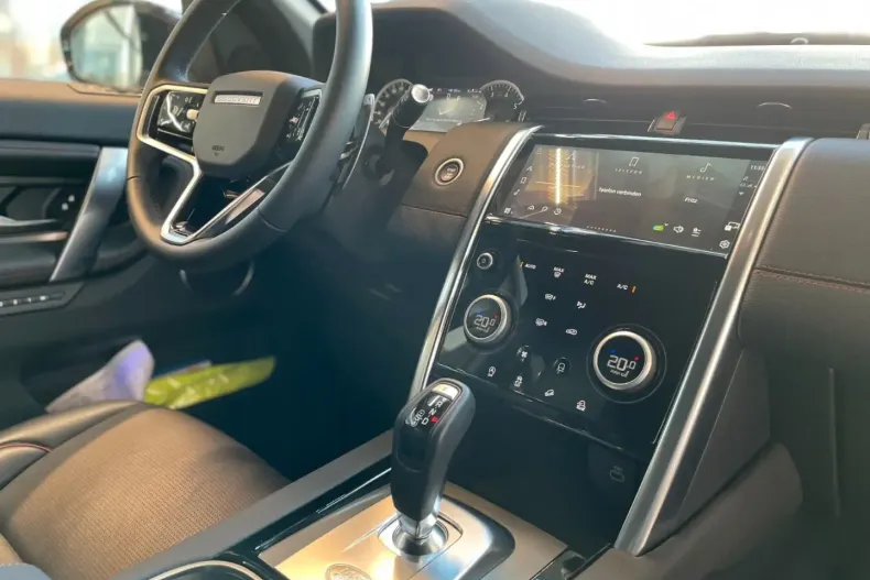 Land Rover Discovery Sport din 2023 cu 16.763 km - oferta LAN181005 - foto 19