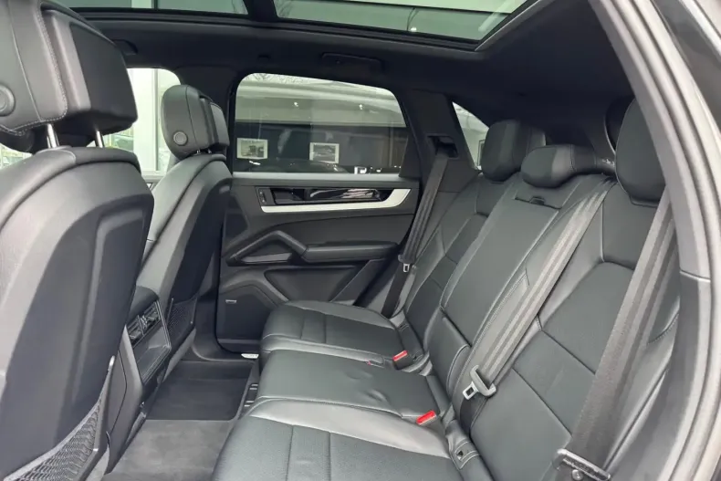 Porsche Cayenne din 2024 cu 22.281 km - oferta POR181006 - foto 10