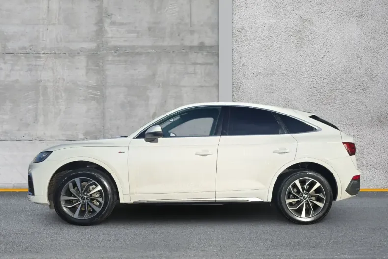 Audi Q5 din 2022 cu 62.138 km - oferta AUD181015 - foto 2