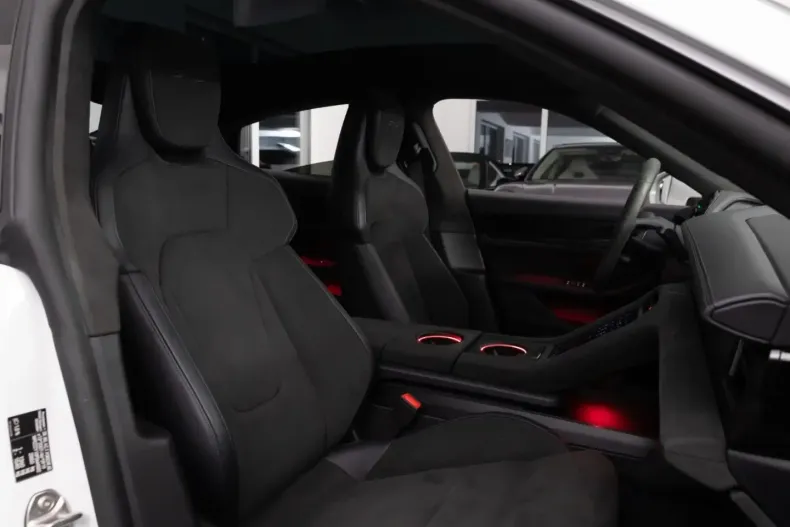 Porsche Taycan din 2023 cu 31.300 km - oferta POR181019 - foto 12