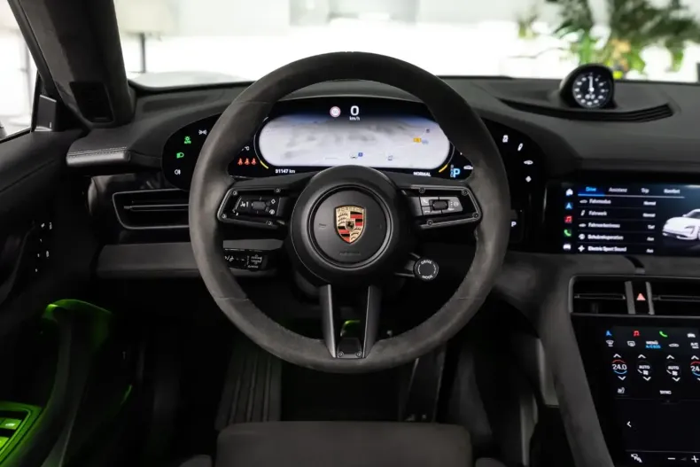 Porsche Taycan din 2023 cu 31.300 km - oferta POR181019 - foto 14