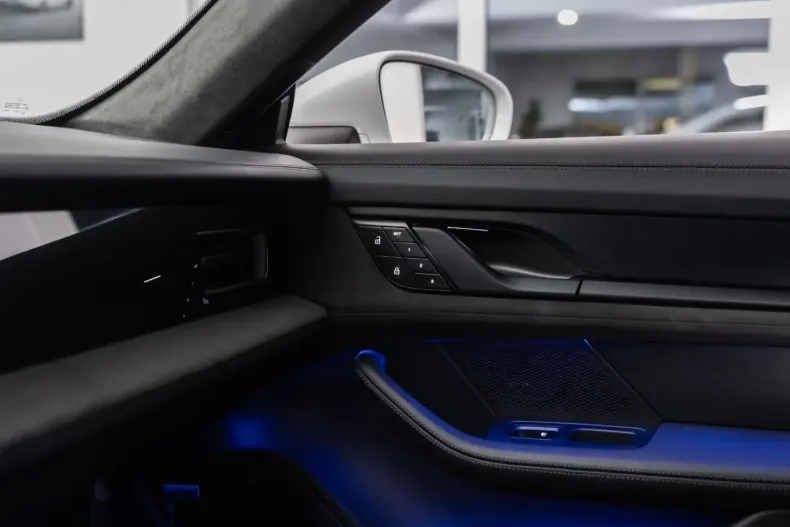 Porsche Taycan din 2023 cu 31.300 km - oferta POR181019 - foto 19