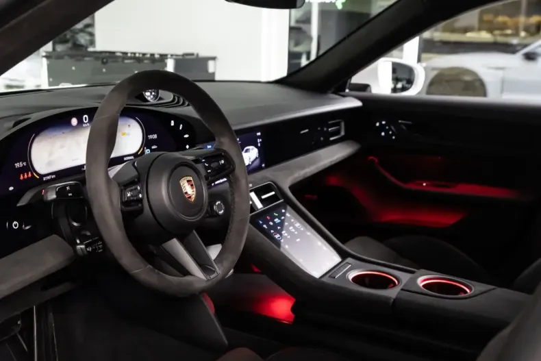 Porsche Taycan din 2023 cu 31.300 km - oferta POR181019 - foto 26