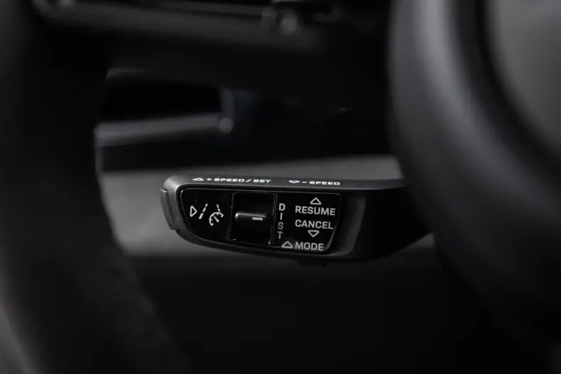 Porsche Taycan din 2023 cu 31.300 km - oferta POR181019 - foto 30