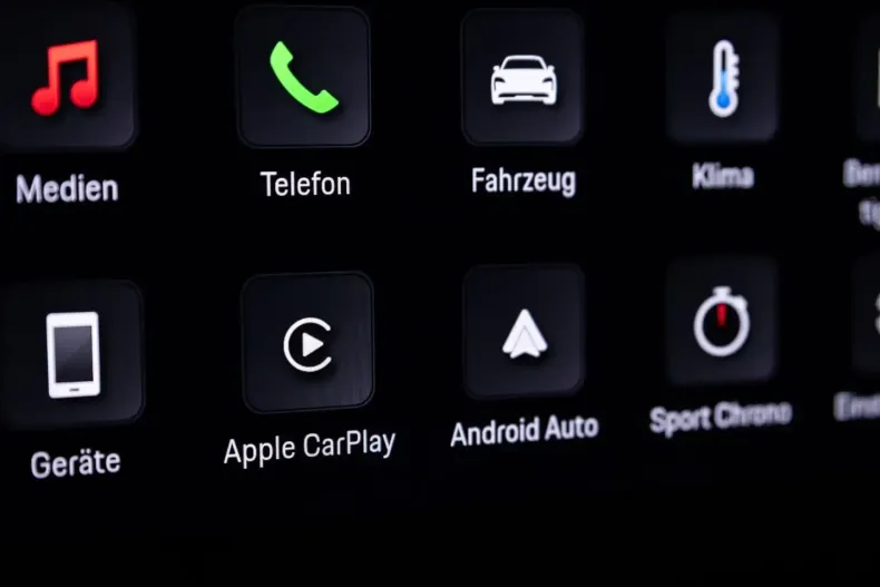 Porsche Taycan din 2023 cu 31.300 km - oferta POR181019 - foto 34