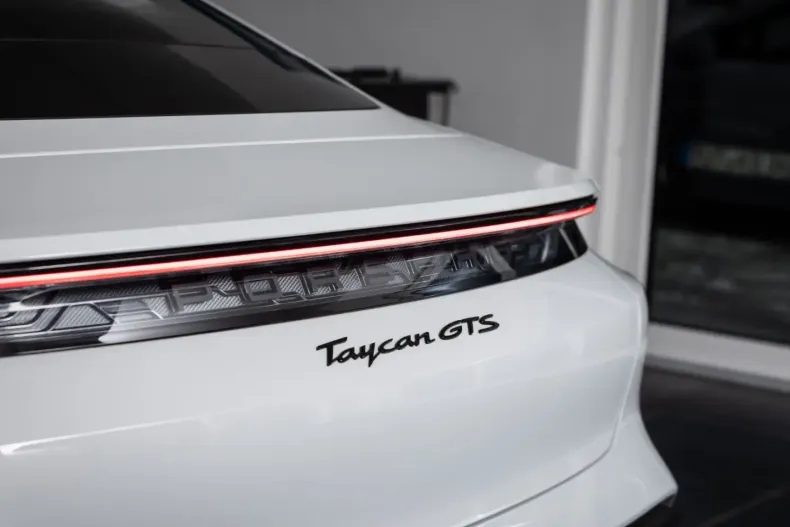 Porsche Taycan din 2023 cu 31.300 km - oferta POR181019 - foto 36