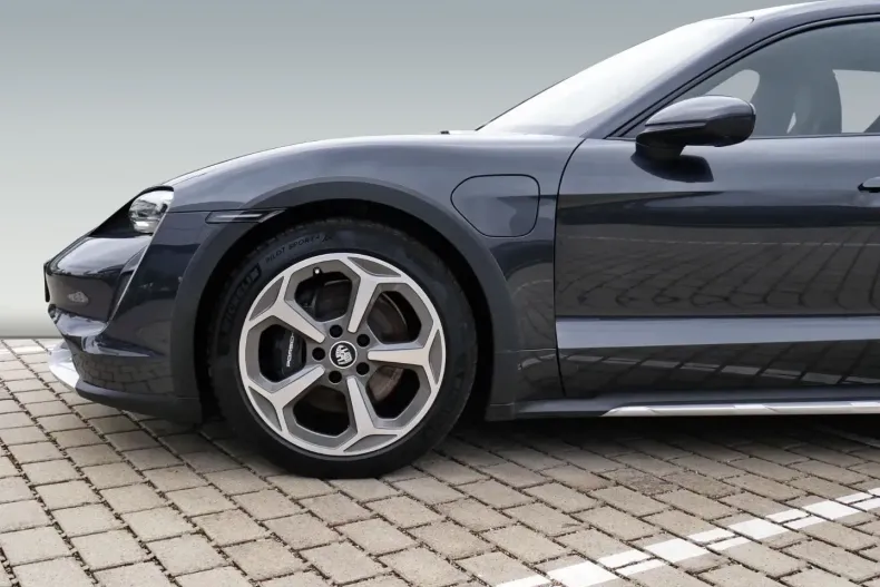 Porsche Taycan din 2023 cu 29.899 km - oferta POR181024 - foto 23