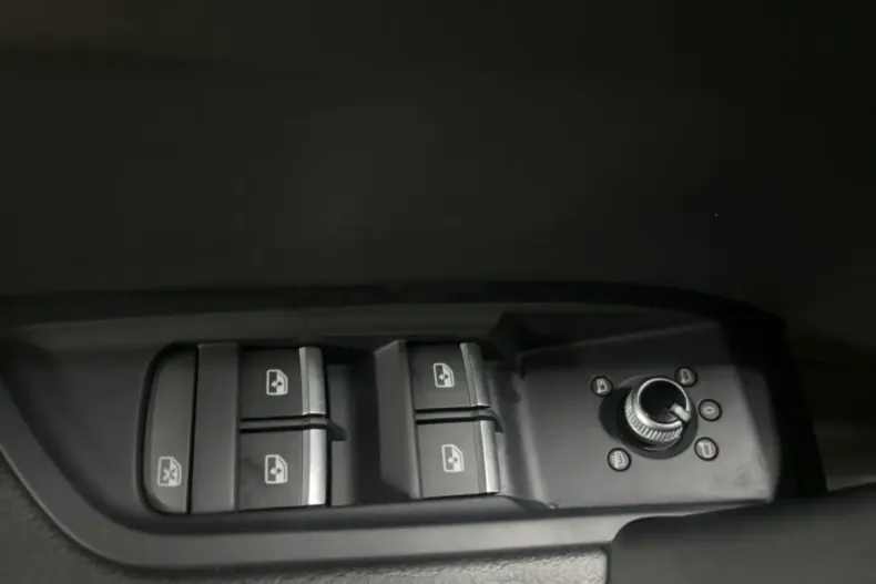 Audi Q5 din 2023 cu 74.900 km - oferta AUD181026 - foto 12