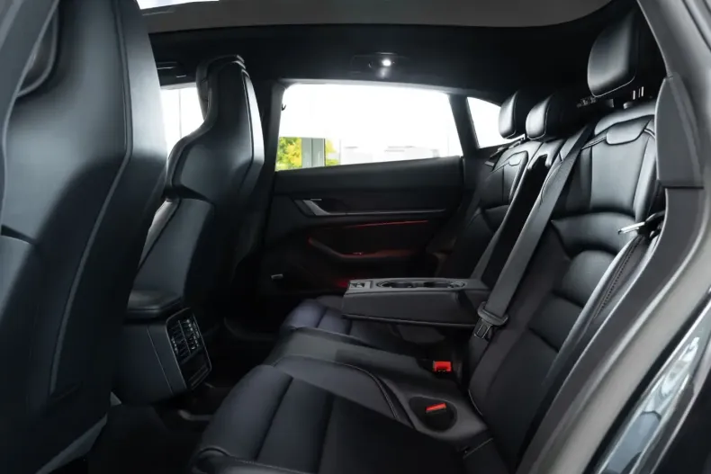 Porsche Taycan din 2023 cu 35.000 km - oferta POR181027 - foto 9