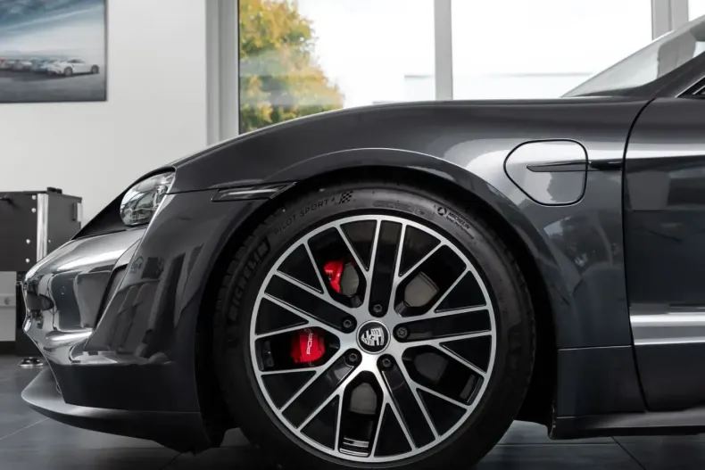 Porsche Taycan din 2023 cu 35.000 km - oferta POR181027 - foto 15