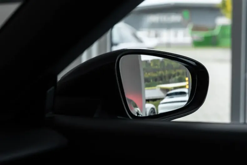 Porsche Taycan din 2023 cu 35.000 km - oferta POR181027 - foto 22