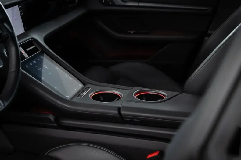 Porsche Taycan din 2023 cu 35.000 km - oferta POR181027 - foto 24