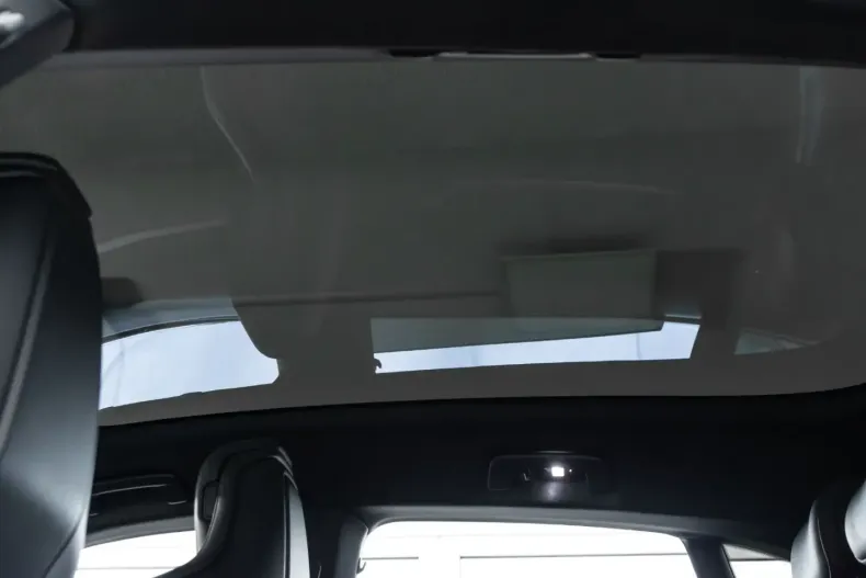 Porsche Taycan din 2023 cu 35.000 km - oferta POR181027 - foto 26