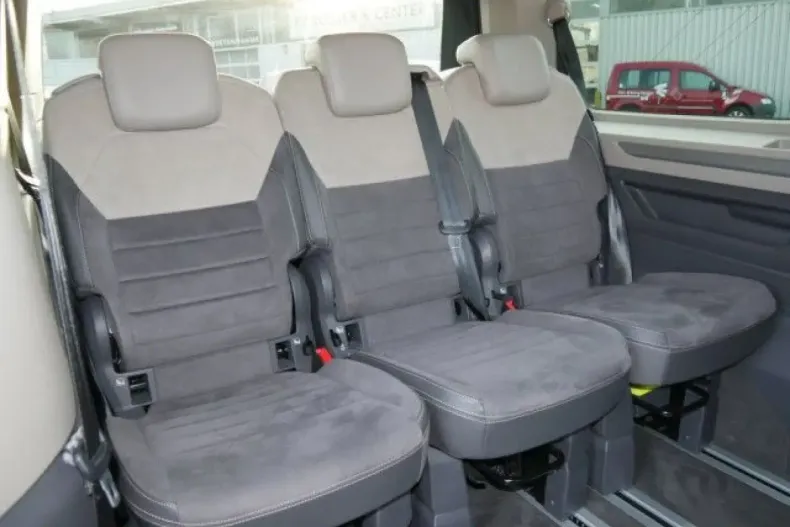 Volkswagen T7 Multivan din 2022 cu 47.832 km - oferta VOL181037 - foto 9