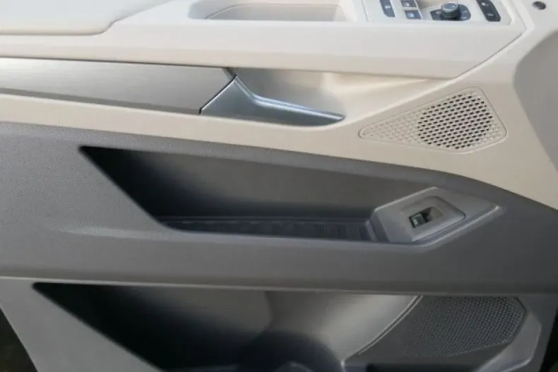 Volkswagen T7 Multivan din 2022 cu 47.832 km - oferta VOL181037 - foto 10