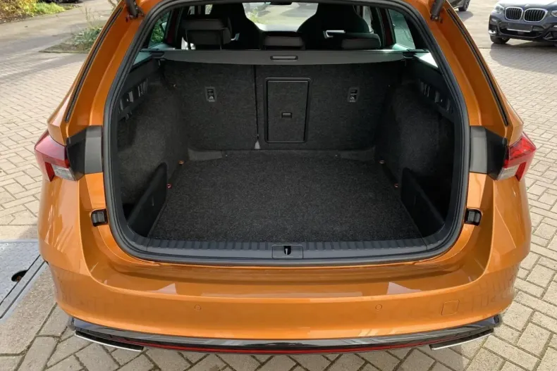 Skoda Octavia din 2024 cu 5.387 km - oferta SKO181044 - foto 6