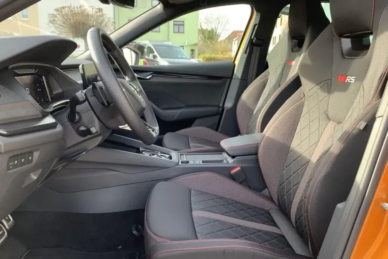 Skoda Octavia din 2024 cu 5.387 km - oferta SKO181044 - foto 10