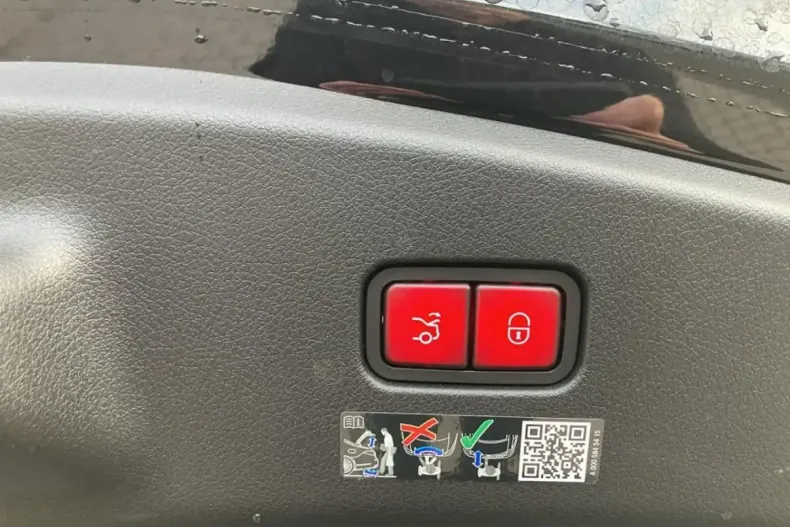 Mercedes-Benz CLE 450 (Clasa CLE) din 2025 cu 15.900 km - oferta MER181051 - foto 14