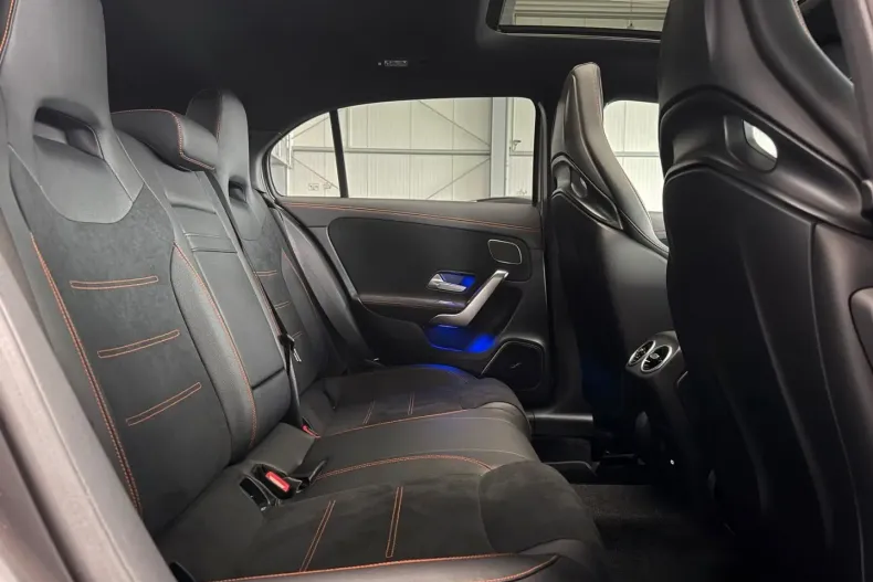 Mercedes-Benz A 45 AMG (Clasa A) din 2023 cu 8.022 km - oferta MER181056 - foto 19