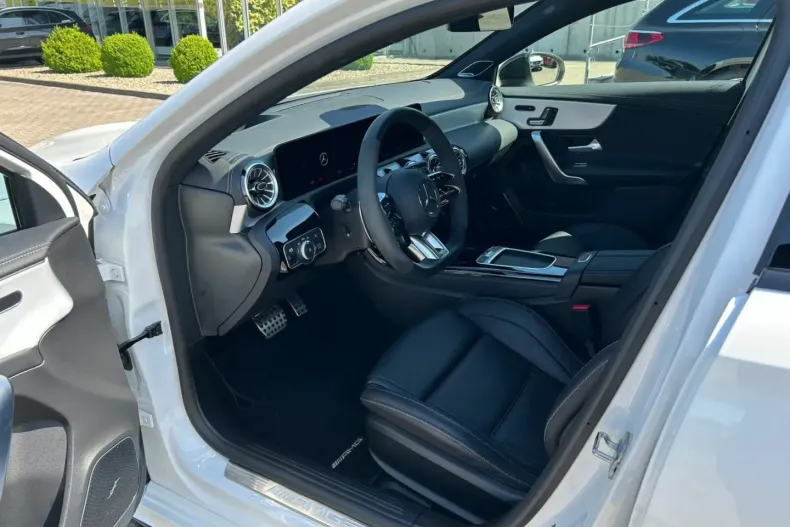 Mercedes-Benz A 45 AMG (Clasa A) din 2024 cu 17.417 km - oferta MER181059 - foto 10