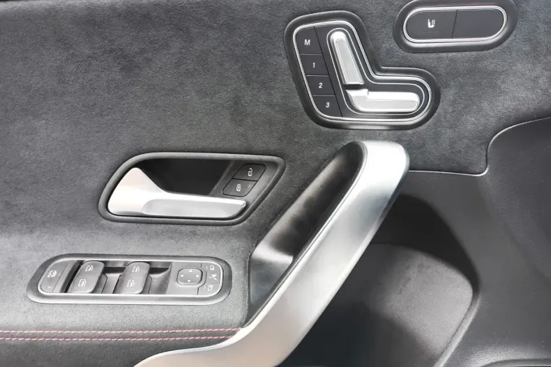 Mercedes-Benz A 45 AMG (Clasa A) din 2024 cu 13.021 km - oferta MER181060 - foto 12