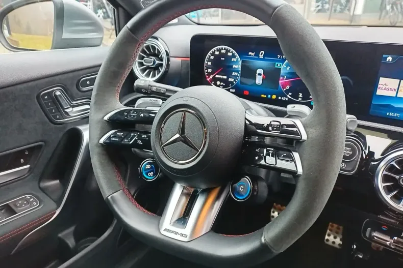 Mercedes-Benz A 45 AMG (Clasa A) din 2024 cu 13.021 km - oferta MER181060 - foto 26