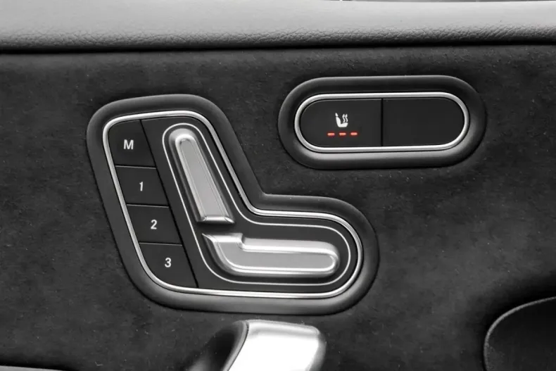 Mercedes-Benz A 45 AMG (Clasa A) din 2024 cu 18.424 km - oferta MER181061 - foto 13