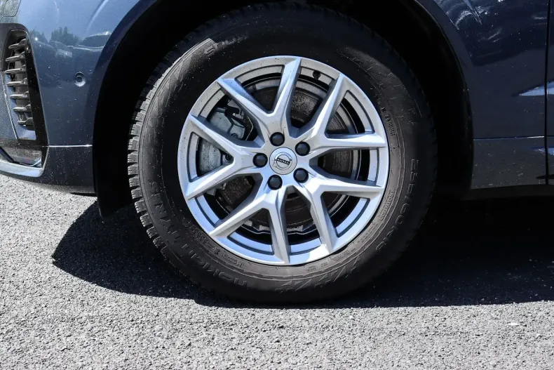 Volvo XC60 din 2024 cu 25.446 km - oferta VOL181064 - foto 3