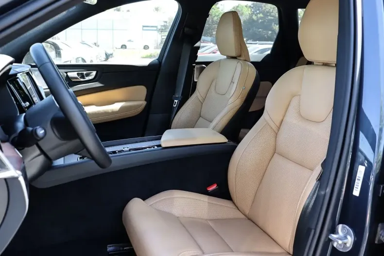 Volvo XC60 din 2024 cu 25.446 km - oferta VOL181064 - foto 7