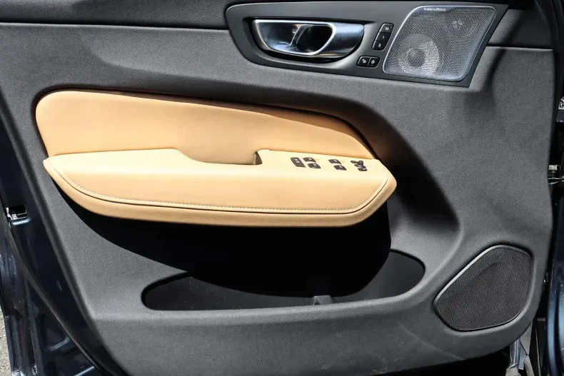 Volvo XC60 din 2024 cu 25.446 km - oferta VOL181064 - foto 10