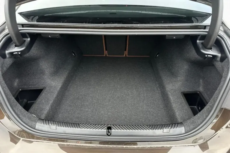 BMW 540 (Seria 5) din 2025 cu 31.387 km - oferta BMW181077 - foto 12