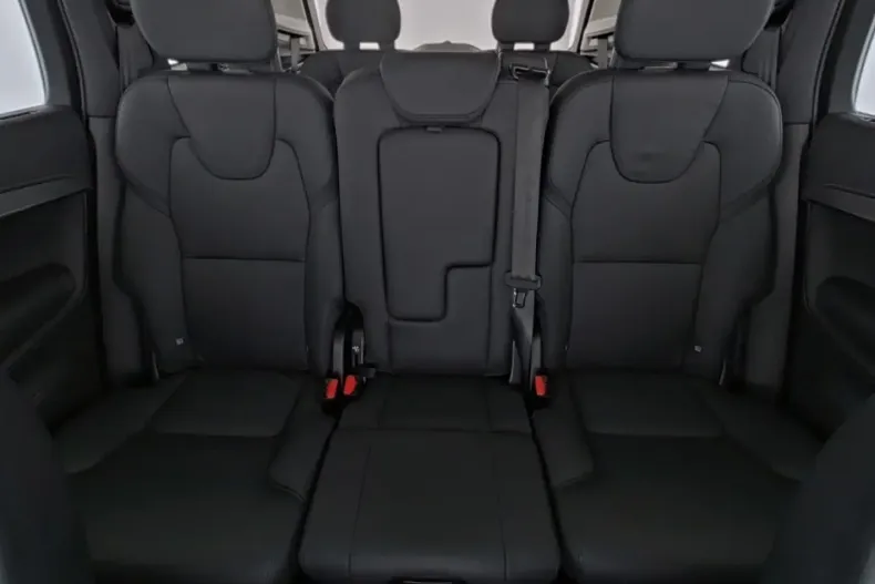 Volvo XC90 din 2023 cu 45.000 km - oferta VOL181078 - foto 14