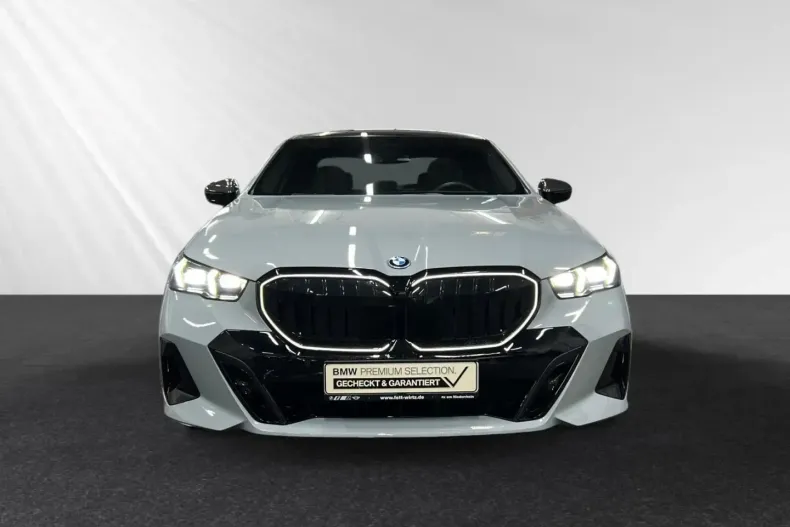 BMW 530 (Seria 5) din 2024 cu 8.219 km - oferta BMW181079 - foto 1