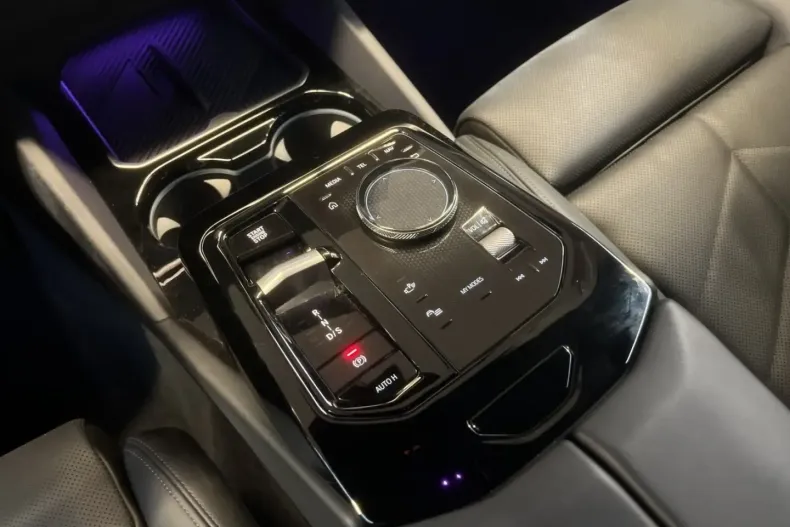 BMW 530 din 2025 cu 14.050 km - oferta BMW181086 - foto 9