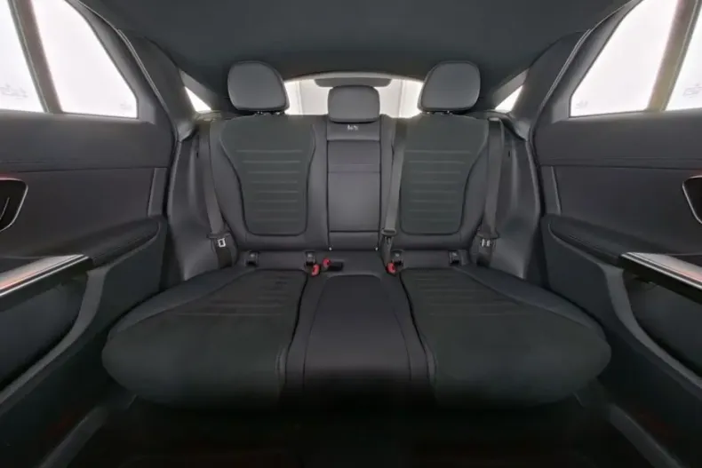 Mercedes-Benz GLC 200 (Clasa GLC) din 2024 cu 19.967 km - oferta MER181104 - foto 8