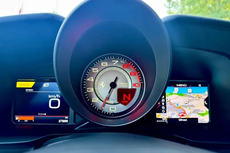 Ferrari F8 din 2021 cu 28.000 km - oferta FER181109 - foto 26