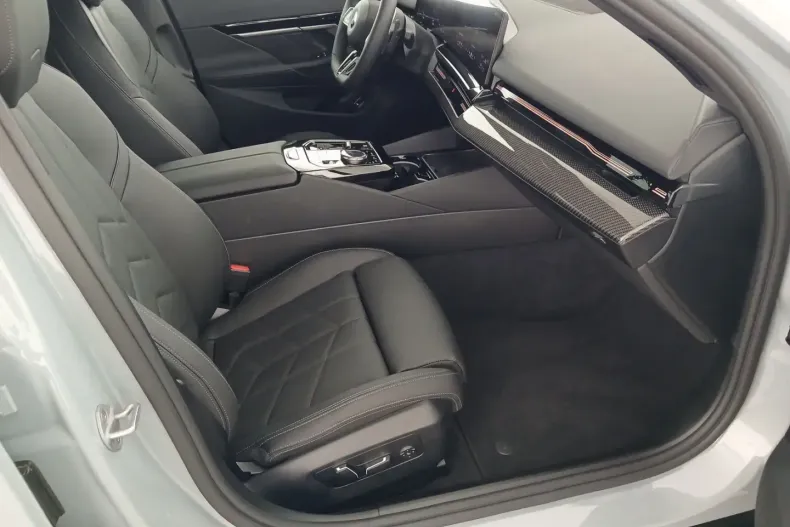 BMW 520 (Seria 5) din 2024 cu 17.299 km - oferta BMW181112 - foto 8