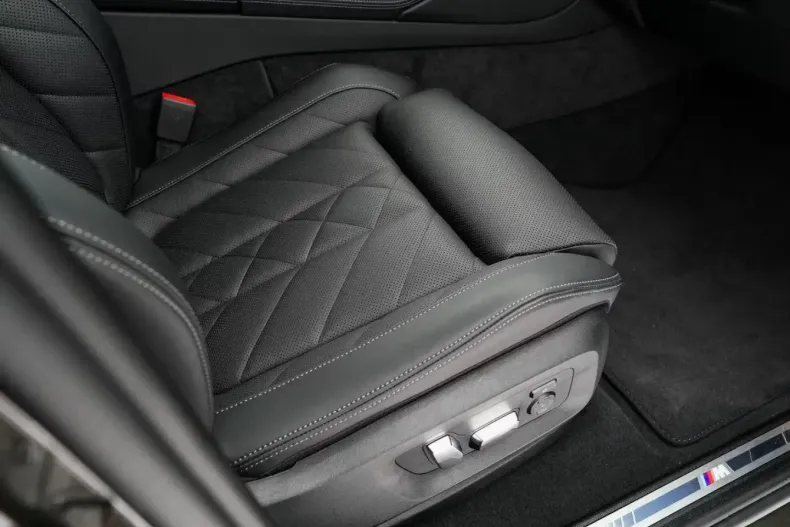 BMW X6 (Seria X) din 2025 cu 11.390 km - oferta BMW181128 - foto 26