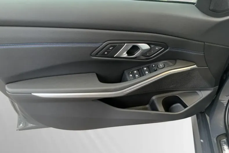 BMW 320 (Seria 3) din 2024 cu 29.900 km - oferta BMW181133 - foto 17