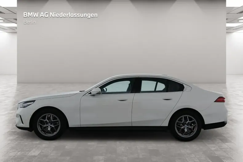 BMW 520 din 2024 cu 7.711 km - oferta BMW181174 - foto 3