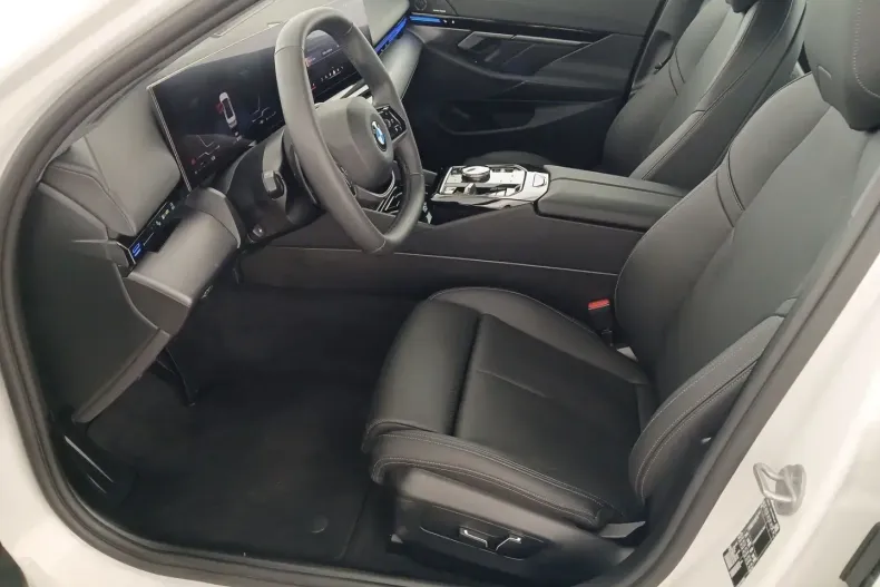 BMW 520 din 2024 cu 7.711 km - oferta BMW181174 - foto 7