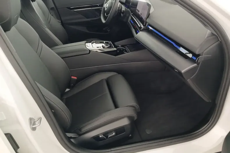 BMW 520 din 2024 cu 7.711 km - oferta BMW181174 - foto 8