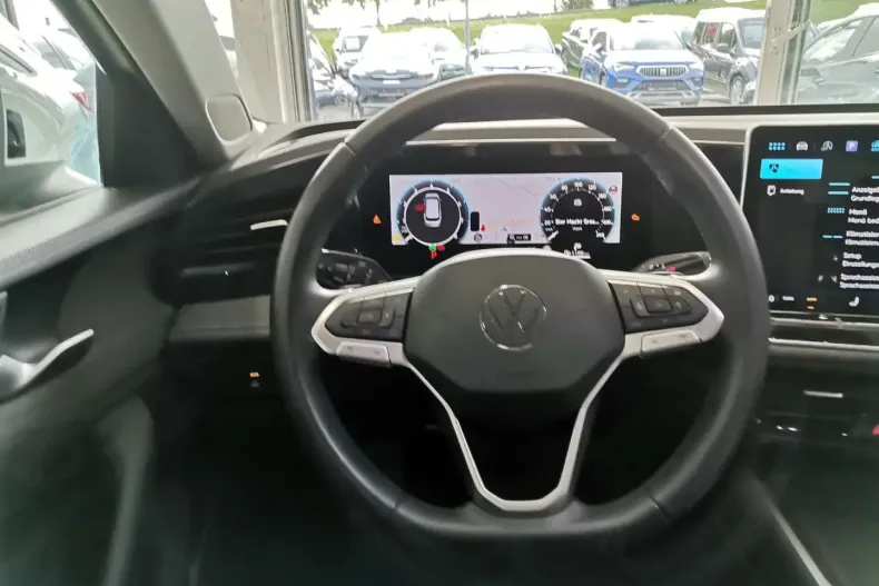 Volkswagen Passat Variant din 2024 cu 46.660 km - oferta VOL181188 - foto 11