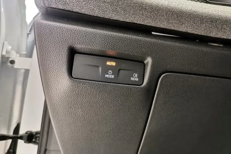 Volkswagen Passat Variant din 2024 cu 46.660 km - oferta VOL181188 - foto 18