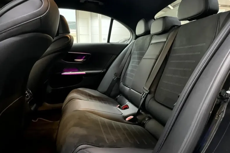 Mercedes-Benz C 300 din 2023 cu 53.200 km - oferta MER181197 - foto 11