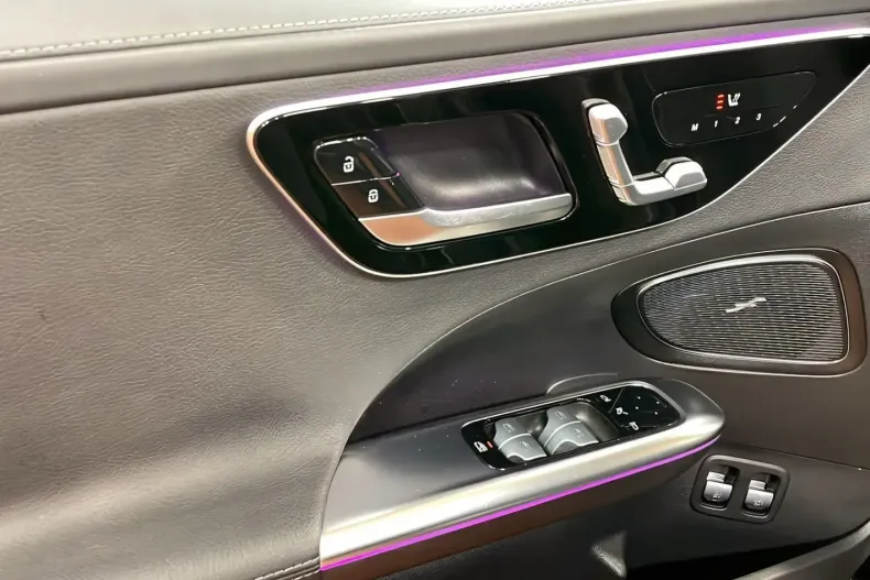 Mercedes-Benz C 300 din 2023 cu 45.879 km - oferta MER181198 - foto 12